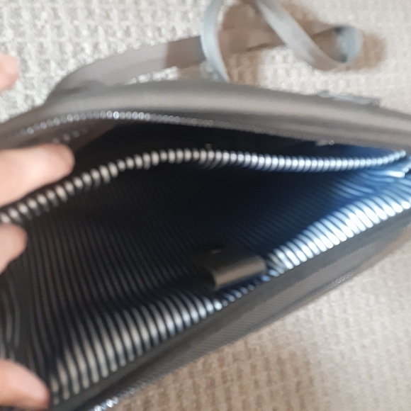 Grey Danier Genuine Leather Crossbody Purse - Picture 5 of 8